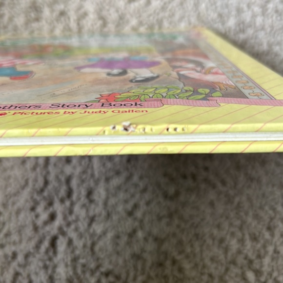 Cabbage Patch Kids Vintage 1984 Book - The Just-Right Family - Picture 5 of 6